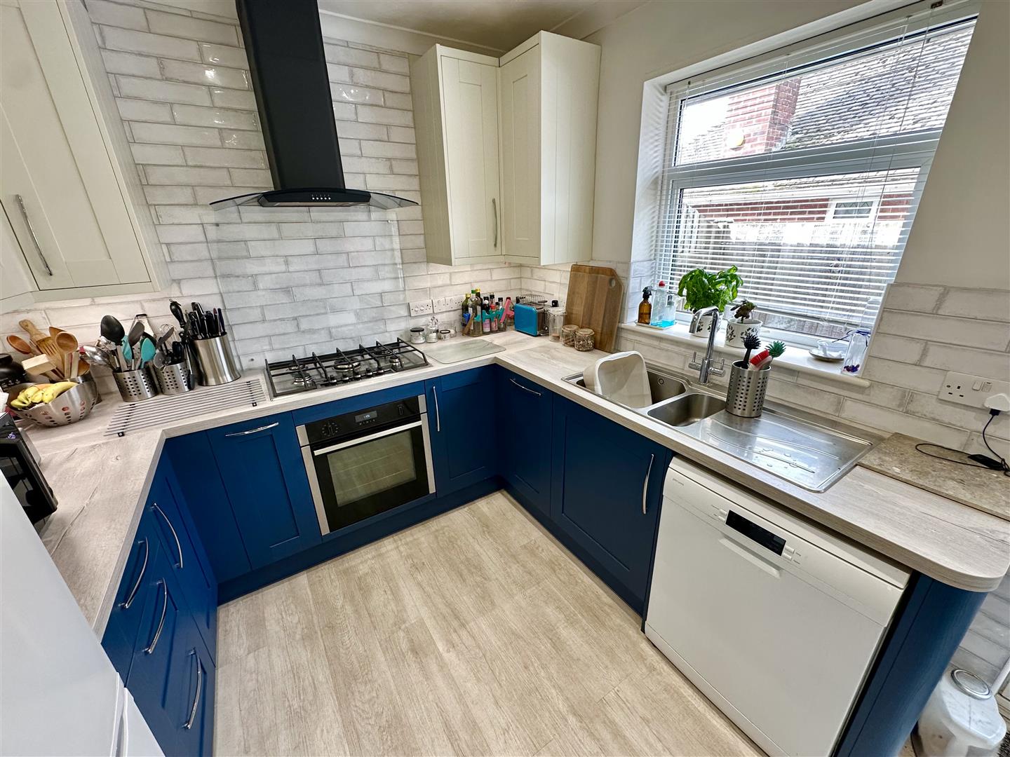 3 bed property in St. Peters Crescent, Bexhill-On-Sea